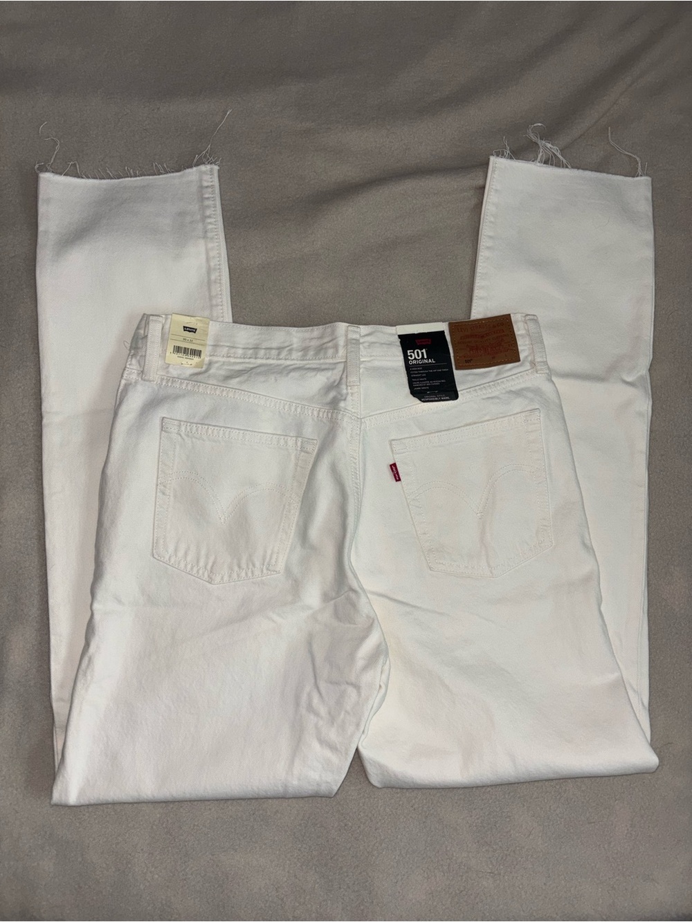 NWT Levi's Women’s White 501 Straight Leg Jeans-30x32 - Picture 2 of 9